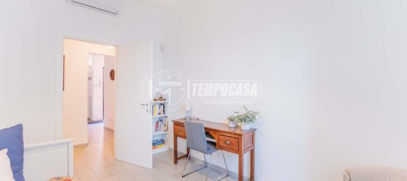 2 bedrooms Apartment in Milan, Italy No. 243997 16