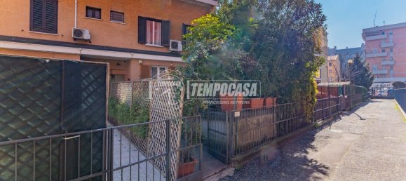 2 bedrooms Apartment in Milan, Italy No. 243997 26