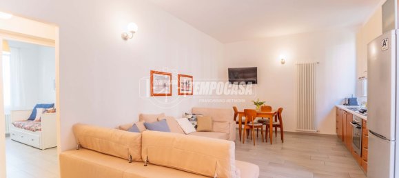 2 bedrooms Apartment in Milan, Italy No. 243997 4