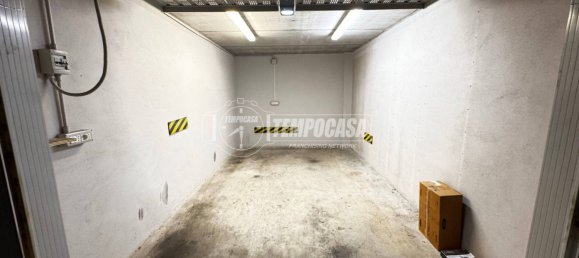 15m² Garage in Rome, Italy No. 293422 2
