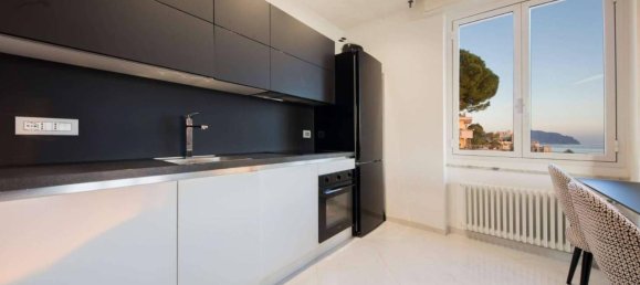 3 rooms Apartment in Genoa, Italy No. 37081 55
