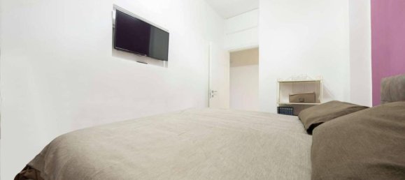 3 rooms Apartment in Genoa, Italy No. 37081 11