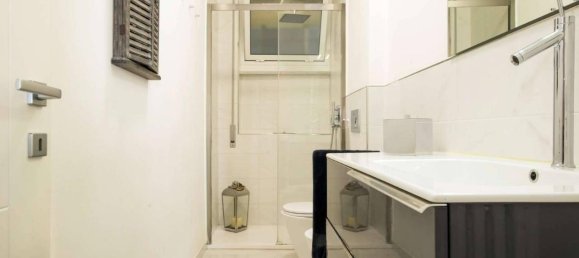 3 rooms Apartment in Genoa, Italy No. 37081 21