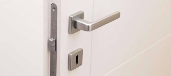 3 rooms Apartment in Genoa, Italy No. 37081 27