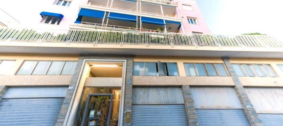 3 rooms Apartment in Genoa, Italy No. 37081 40