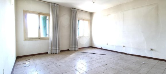 Дом с 4 комнатами в Креаццо, Италия № 170710 24