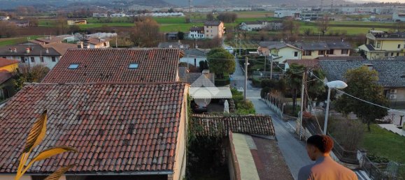 Дом с 4 комнатами в Креаццо, Италия № 170710 10