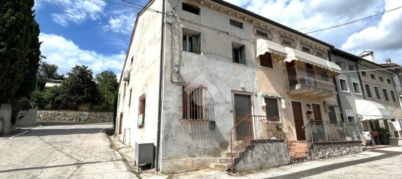 Дом с 4 комнатами в Креаццо, Италия № 170710 3