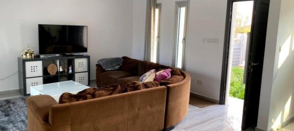 3 bedrooms Villa in Limassol, Cyprus No. 2091 3