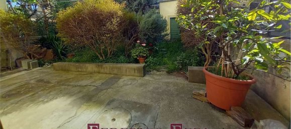 Casa de 6 divisões em Prato, Italy N.º 136362 14