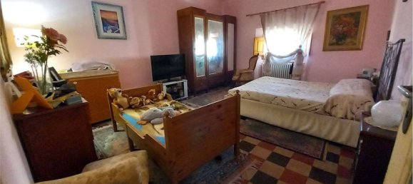 Casa de 6 divisões em Prato, Italy N.º 136362 27