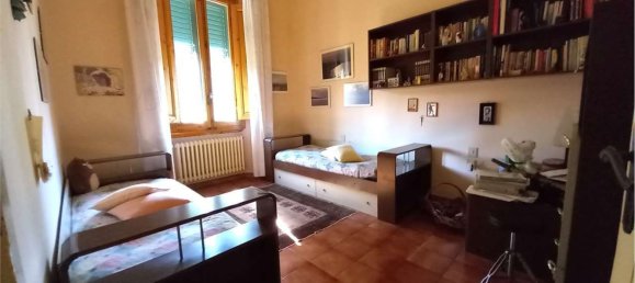 Casa de 6 divisões em Prato, Italy N.º 136362 22