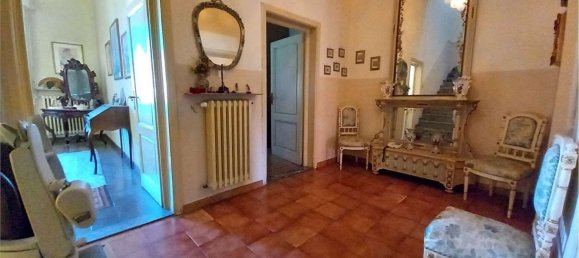 Casa de 6 divisões em Prato, Italy N.º 136362 16