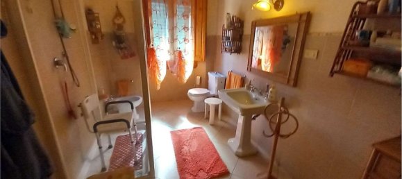 Casa de 6 divisões em Prato, Italy N.º 136362 21