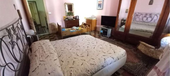 Casa de 6 divisões em Prato, Italy N.º 136362 28