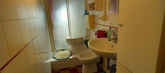 Casa de 6 divisões em Prato, Italy N.º 136362 30