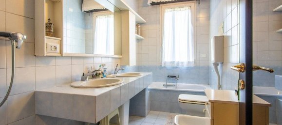 3 bedrooms Villa in Padua, Italy No. 341719 10