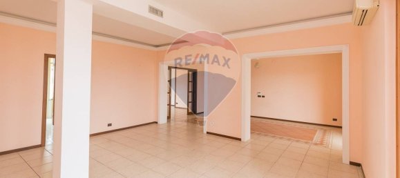 3 bedrooms Penthouse in Syracuse, Italy No. 250597 5