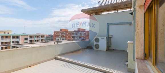 3 bedrooms Penthouse in Syracuse, Italy No. 250597 15