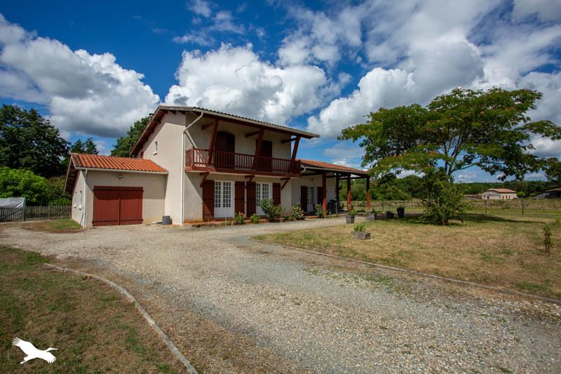 6 bedrooms House in Gironde, France No. 307326