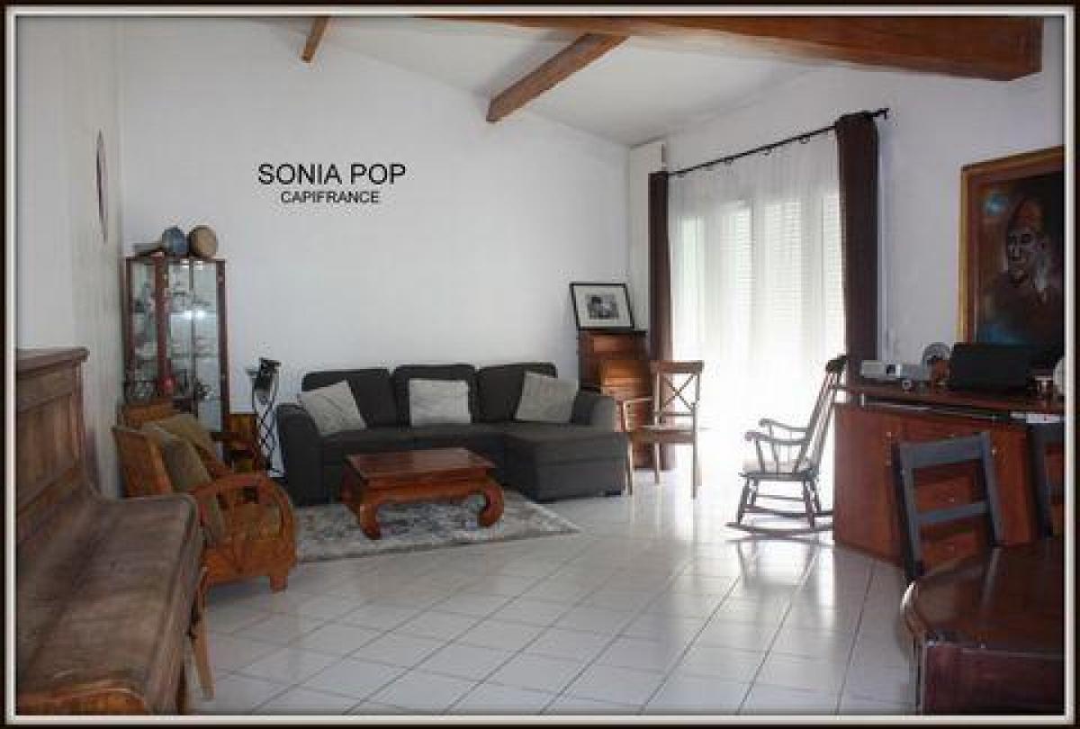 3 bedrooms House in Montfermeil, France No. 32331