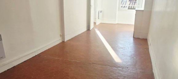 Apartamento de 2 dormitorios en Marseille, France No. 299303 4