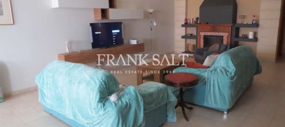 3 chambres Penthouse à Zabbar, Malta No. 8201 10