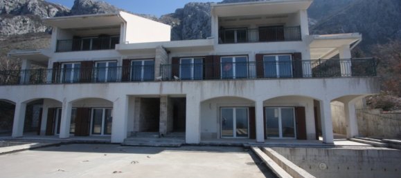 12 bedrooms Villa in Budva, Montenegro No. 400 3