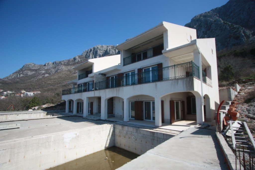 12 bedrooms Villa in Budva, Montenegro No. 400