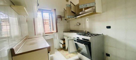 2 bedrooms House in Luni, Italy No. 99180 4