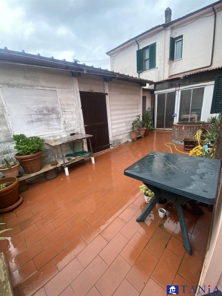 2 bedrooms House in Luni, Italy No. 99180