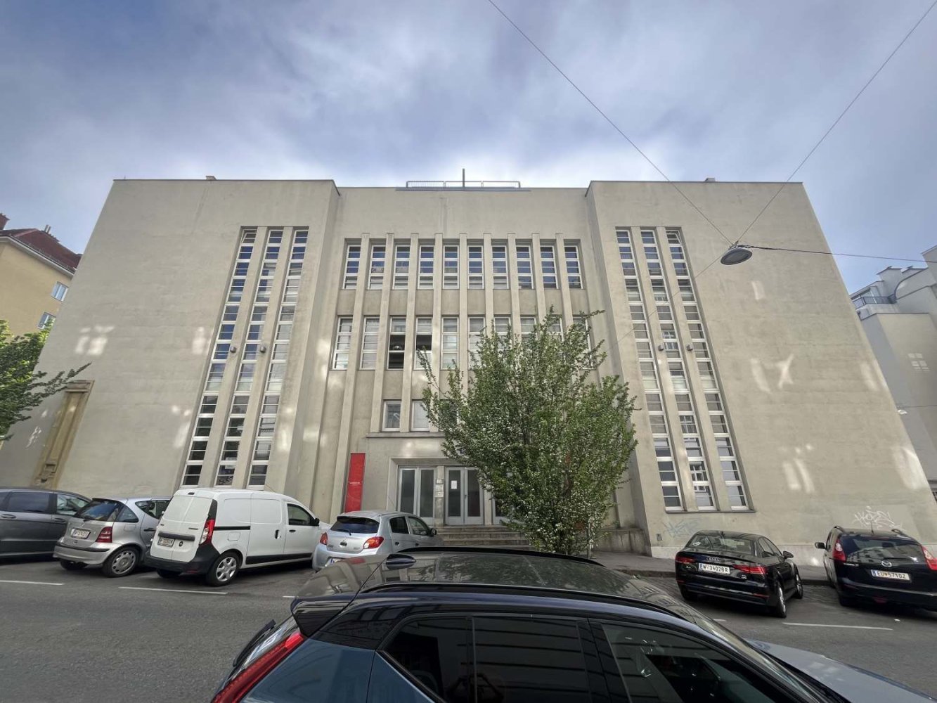  Garage in Margareten, Austria No. 138000