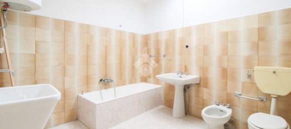 3-Zimmer Wohnung in Collecorvino, Italy, Nr. 288669 12