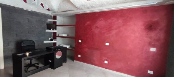 Propiedad comercial de 1 habitación en Messina, Italy No. 47433 10