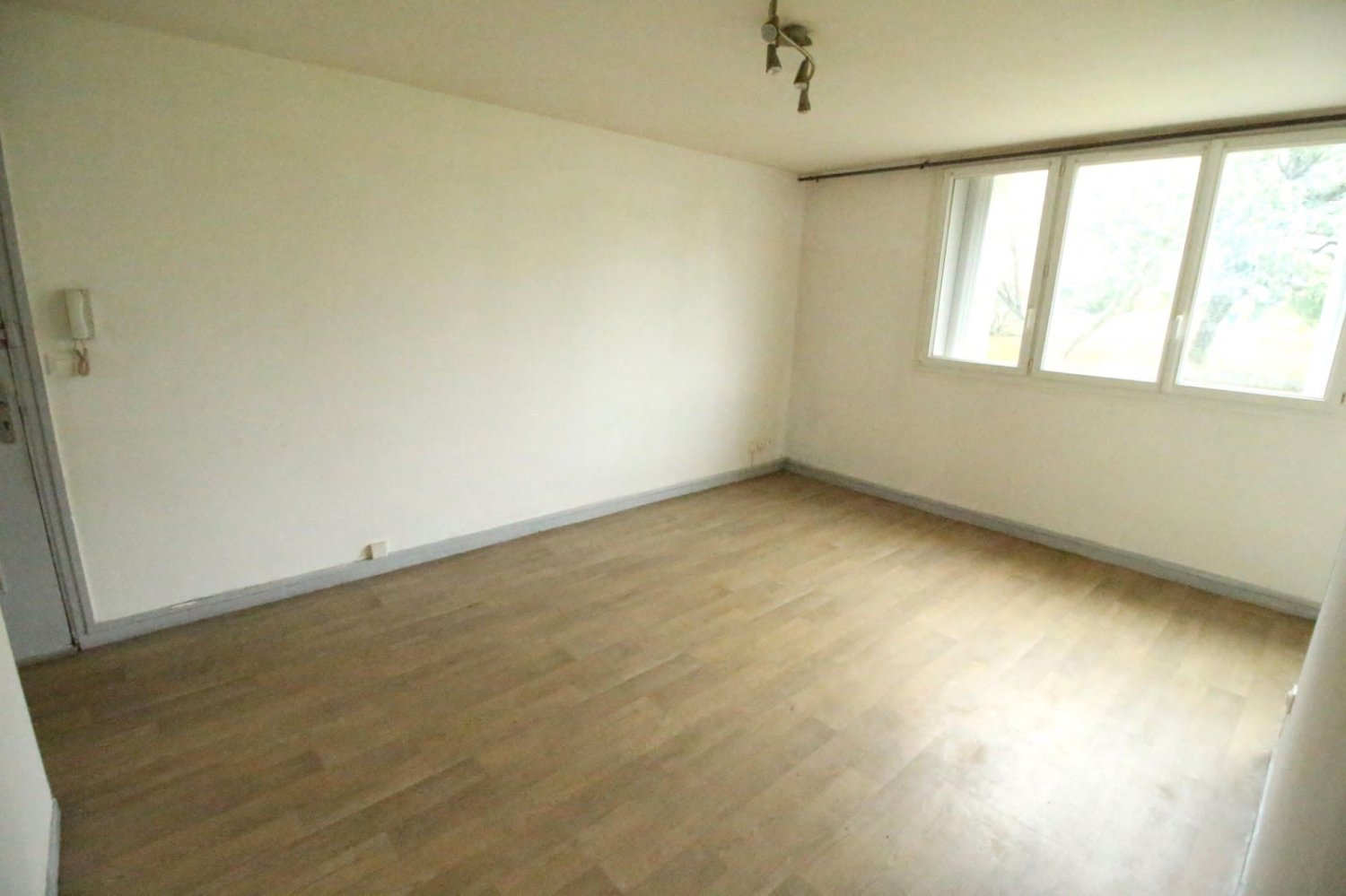 3 bedrooms Apartment in Tours, France No. 52433