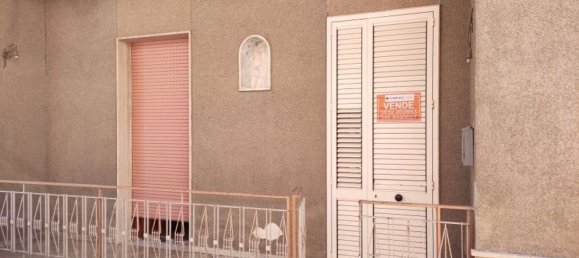 Дом с 6 комнатами в Lequile, Италия № 105455 12