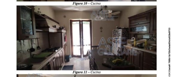 4 bedrooms House in Viagrande, Italy No. 313241 4