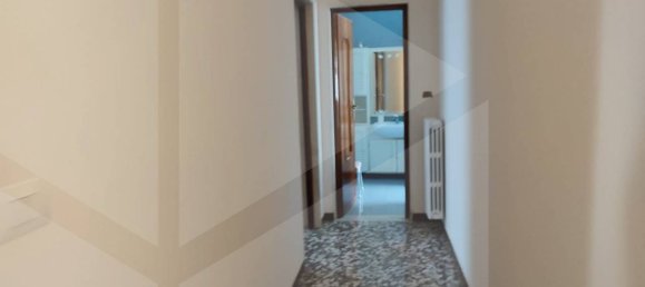 2 rooms Apartment in Bari, Italy No. 33850 6
