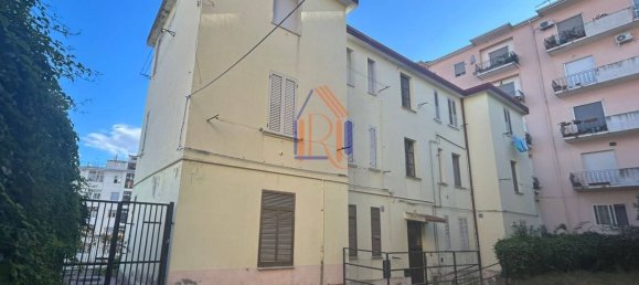 2 rooms Apartment in Catanzaro, Italy No. 288634 3