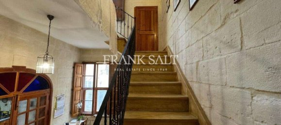 5 bedrooms Townhouse in Sliema, Malta No. 1499 12