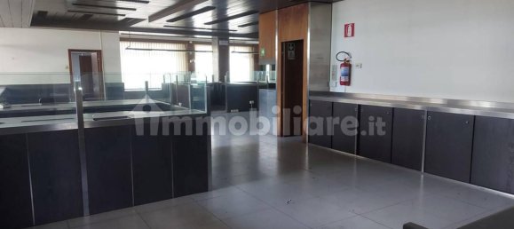 554m² Commercial property in Castelletto sopra Ticino, Italy No. 319599 6