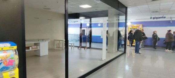 40m² Commercial property in Rho, Italy No. 82594 12