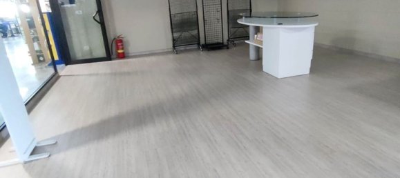 40m² Commercial property in Rho, Italy No. 82594 11