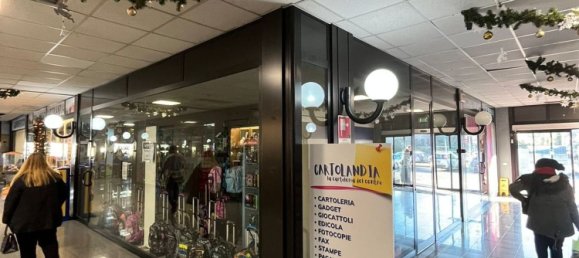 40m² Commercial property in Rho, Italy No. 82594 15