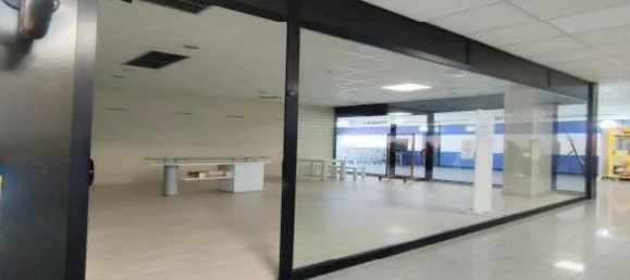 40m² Commercial property in Rho, Italy No. 82594 6