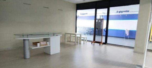 40m² Commercial property in Rho, Italy No. 82594 7