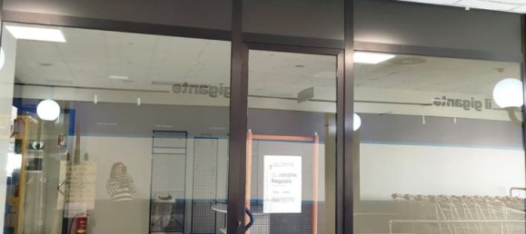 40m² Commercial property in Rho, Italy No. 82594 13