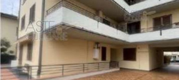 5 rooms Apartment in Pistoia, Italy No. 263456 3