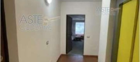 5 rooms Apartment in Pistoia, Italy No. 263456 9