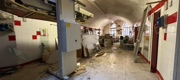 4-Zimmer Gewerbliche Immobilie in Arenzano, Italy, Nr. 144701 8